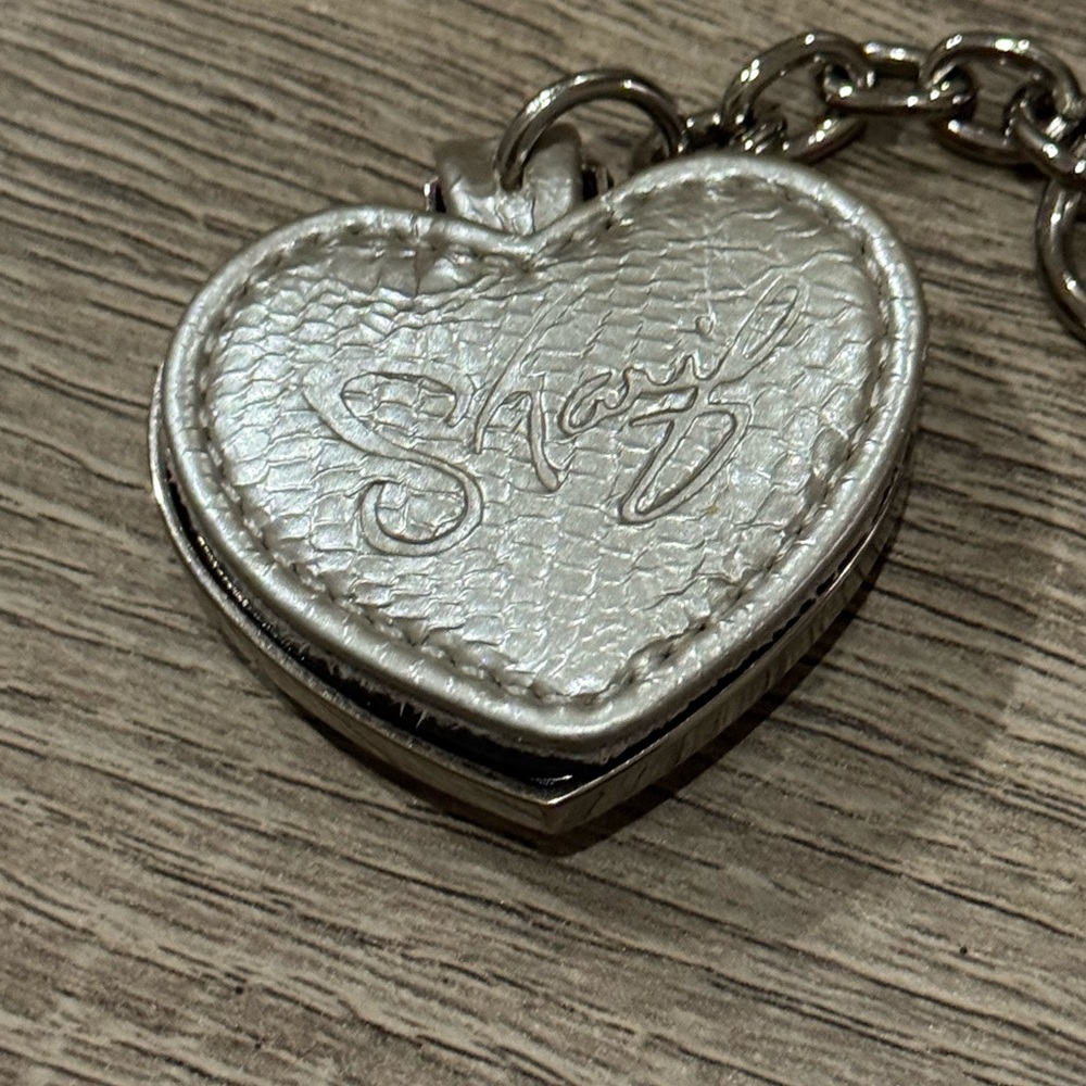 Sharif Silver and Cream Heart Keychain, Bag Clip - Picture 4 of 4